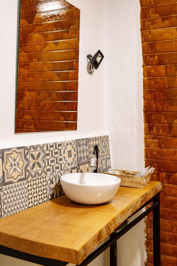 Fortress Jacuzzi Suites Xativa Exterior photo