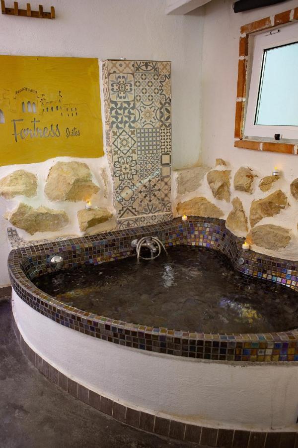 Fortress Jacuzzi Suites Xativa Exterior photo
