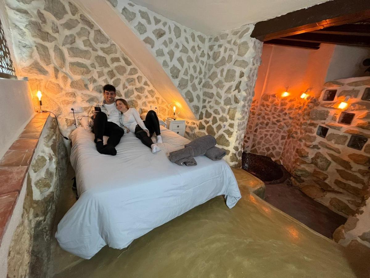 Fortress Jacuzzi Suites Xativa Exterior photo