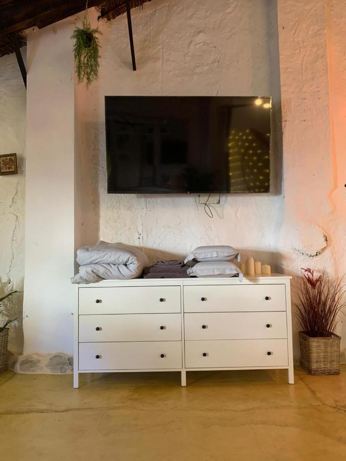 Fortress Jacuzzi Suites Xativa Exterior photo